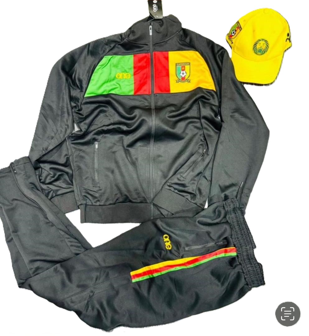 SURVETEMENT CAMEROUN ONE ALL LONGUE FERMETURE NOIR GRAND