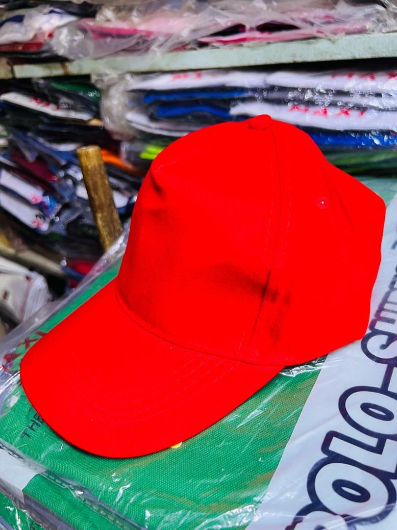 CHAPEAUX ROUGE ACC