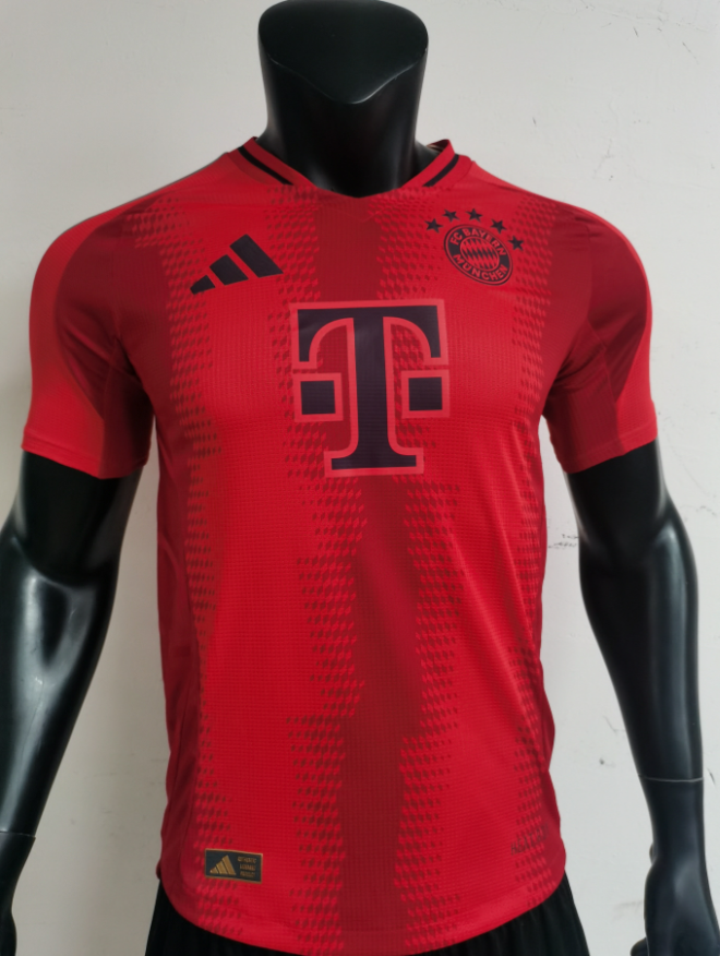 BAYERN DE MUNICH FAN  ROUGE 24